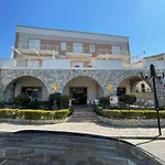 アパートホテル Riviera 4*